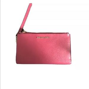 BNWT Michael Kors Wristlet